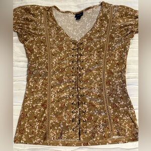 Women’s size small Daytrip top.